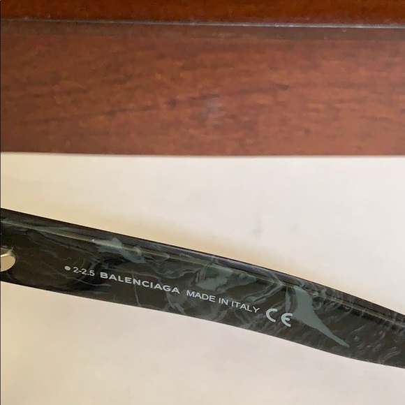 New Women’s Balenciaga Sunglasses - Picture 5 of 8